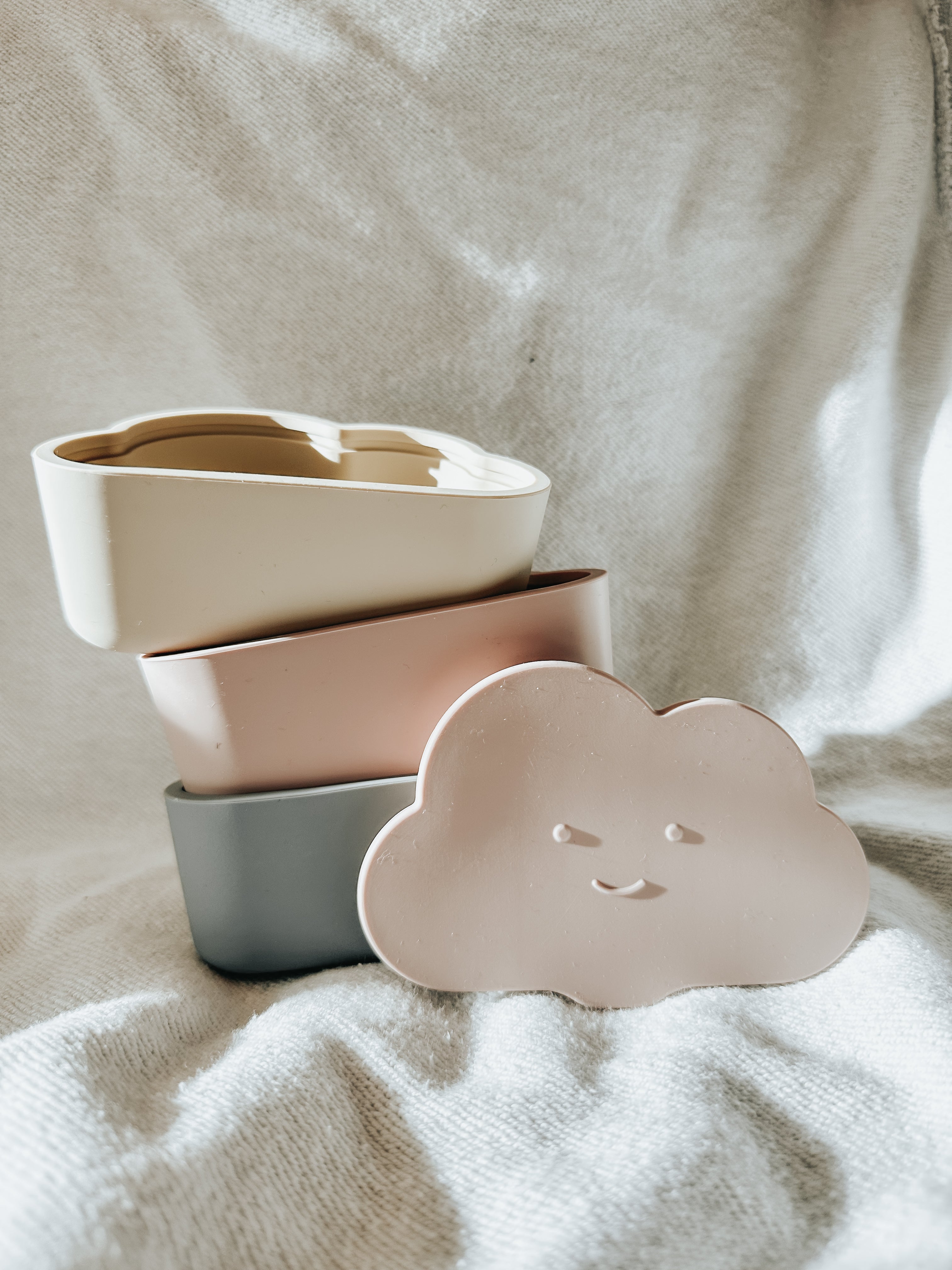 Kumo Nibbler Snack Container in Smokey Blue